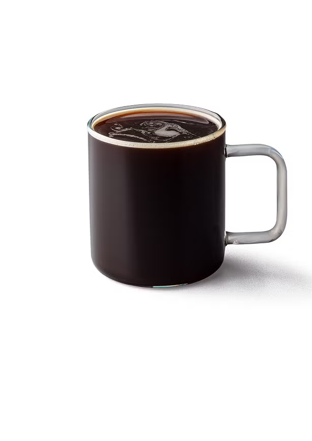 Un café filtre dans une tasse en verre