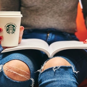 الكليات والجامعات